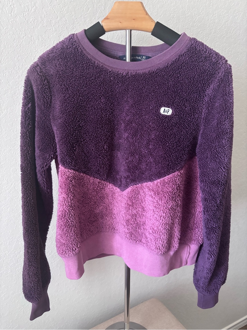 Abercrombie & Fitch Sherpa Sweatshirt XS Purple Pink Chevron Fuzzy Y2K Pullover